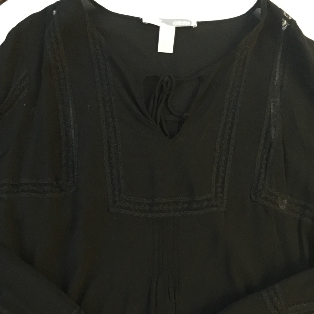 ⚡️SALE⚡️ Cute, light black tunic top